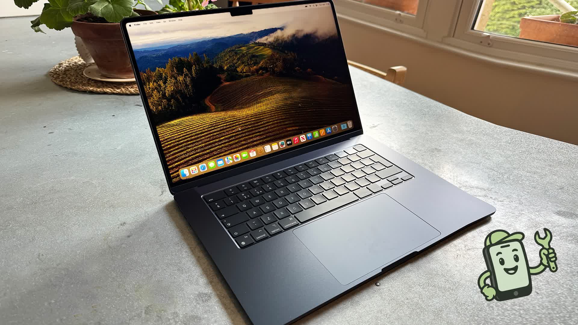 MacBook Air M3 — reference photo 2